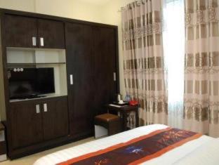 Pho Hue Hotel | Bay Luxury Chariot Hotel