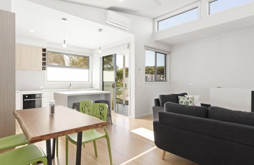 Apollo Bay Apartment | Bay & Relax - *New 2020 Listing*