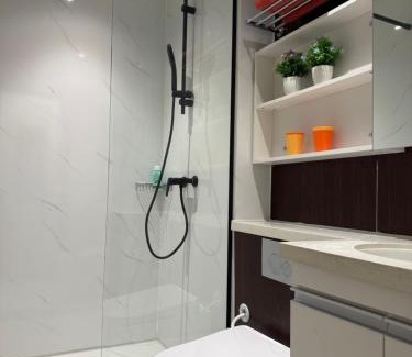 Likas Apartment | Bay Suites Home By Sea 海的家