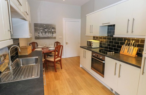 Penally Cottage | Bay View Apartment