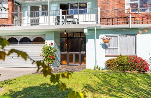 Maungatapu House | Bay View Gardens - Tauranga Holiday Home