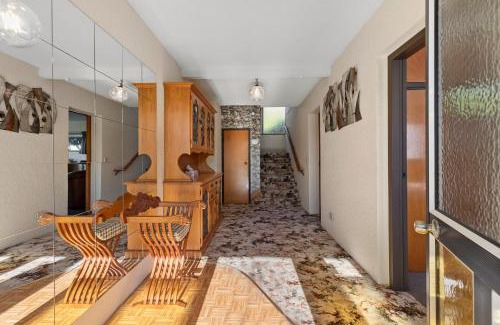 Maungatapu House | Bay View Gardens - Tauranga Holiday Home