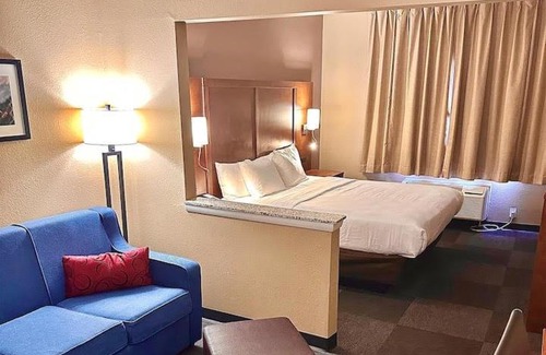 North Mountain Hotel | Baymont by Wyndham Phoenix North