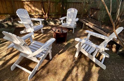 Inverloch House | Bayview Escape - 3 bedroom, linen included, pet friendly!