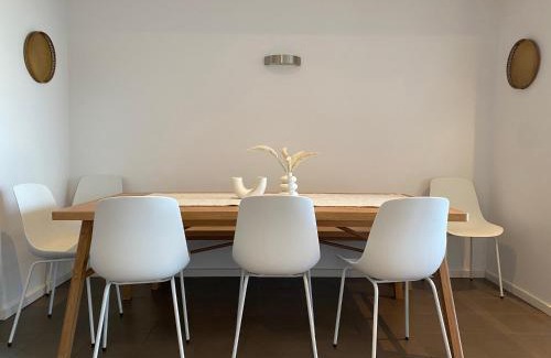 North Beach House | Bayview Retreat - Esplanade home w wifi