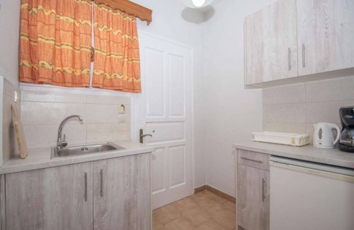 Amoudi Apartment | baywatch apartment double 105