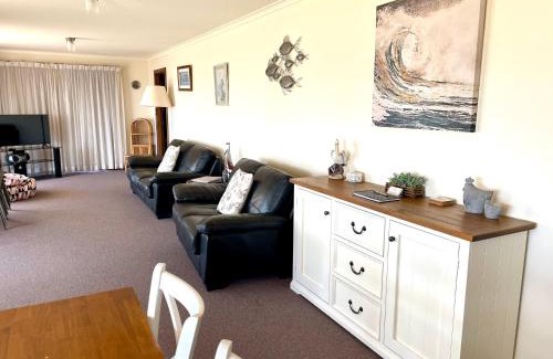 Emu Bay House | Baywatch - Emu Bay - Kangaroo Island