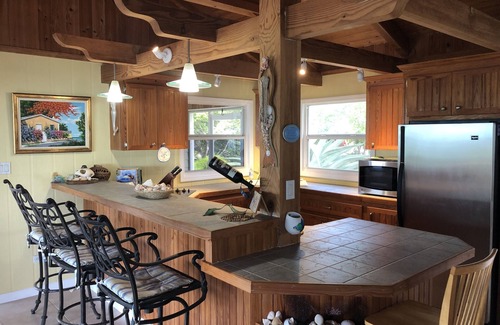 Salt Pond House | Baywatch House -Beautiful Private 3 Bedroom House on a Private 4 Acre Estate