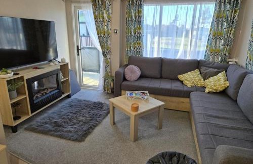 West Heslerton Cabin | Baywood View Lodge