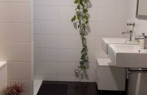 Landen Bed & Breakfast | BB luxury villa free parking