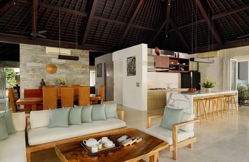 Batubelig Villa | BB5001 - 5 Bedroom Villa in Batu Belig