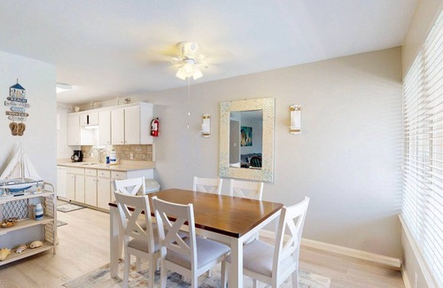Corpus Christi Condo | Beach Access Across the Street, Shared Heated Pool