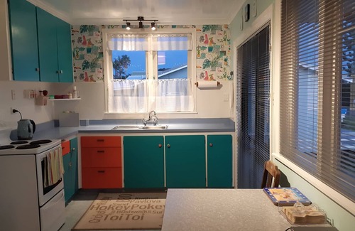 Bowentown House | Beach Belle, 1960’s Bach