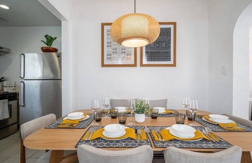 Eastside House | Beach Bliss! AC+Parking+Pet OK