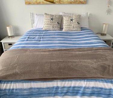 Riverton House | Beach Cottage - A Cosy Beach Cottage Charmer