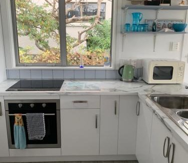 Riverton House | Beach Cottage - A Cosy Beach Cottage Charmer