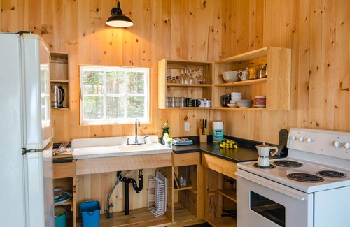 Hubbards Cabin | Beach Cottage - Oak Hollow - Hubbards Beach