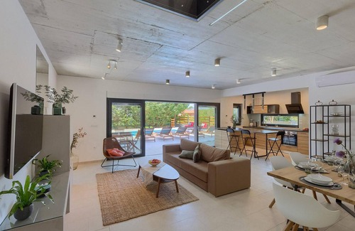 Pomer House | Beach front home in Pula