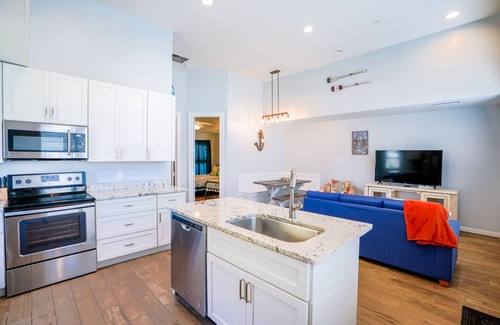 Sunnyside On The Gulf House | 🌞 Beach home 🏖️Sleeps 8 🐟50 steps to PRIVATE BEACH🐾 Large Pets 🤿 Free Kayak