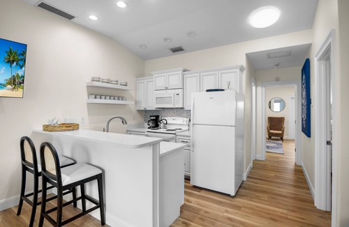 Holmes Beach House | Beach Home with Pool and Gas Grill! 2 Minute walk to Beach! - Tiki Sunrise