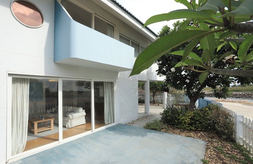 Laem Phak Bia House | Beach House in Phetchaburi