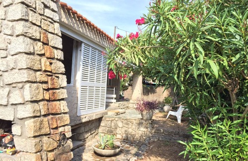 Verghia House | Beach house 5 minutes walk from the silver beach