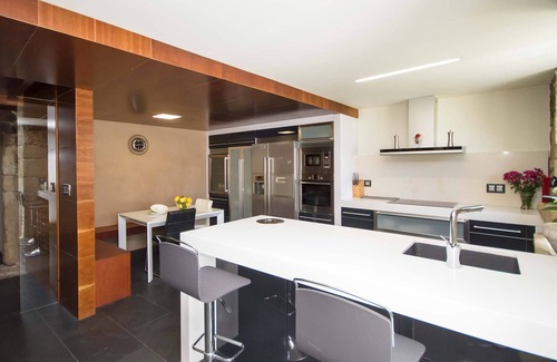 Faro House | Beach House Area with garden and porch