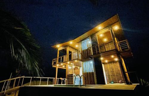 Caleta Cruz Villa | Beach house ballena Tower