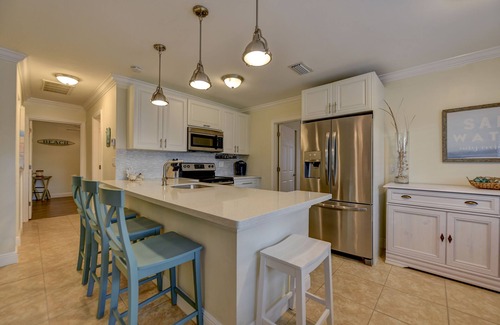 Beach Club Colony House | BEACH HOUSE WITH PRIVATE SALTWATER POOL & SPA + WALK TO BEACH