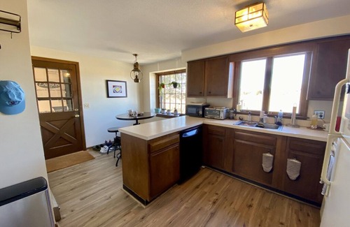 Old Saybrook House | Beach house with views that has access to Tennis, Basketball and Private Beach.