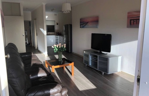 Semaphore Park Apartment | Beach side holiday unit