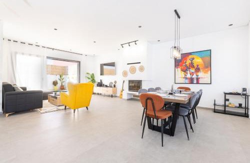 Cherrat Villa | Beach Vibe Villa - Sunny Stay