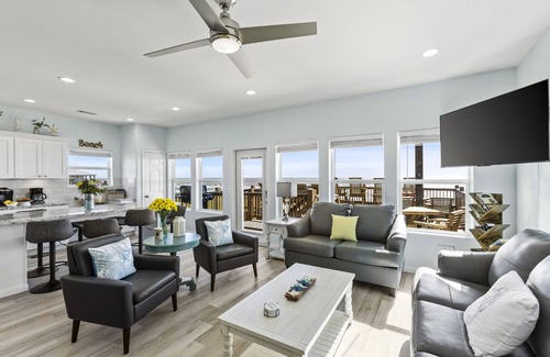 Port Bolivar House | Beachfront 5BR | Spacious, Pet-Friendly & Relaxing