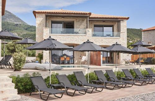 Riglia Villa | Beachfront Alassa Villas w Private Pools Complex
