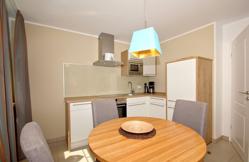 Lobbe Apartment | Beachfront apartment with balcony, use of swimming pool and sauna - Rex Rugia apartment 30-8