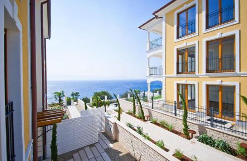 Povile Apartment | Beachfront apartment with pool, panoramic sea view - by Traveler tourist agency Krk - ID 2390