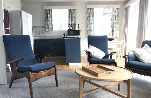 Piha House | Beachfront bach Piha