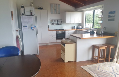 Kaeo House | BEACHFRONT-best in Tauranga Bay! EXPANSIVE SEA VIEWS 3 bdrm 2 bath D/washer