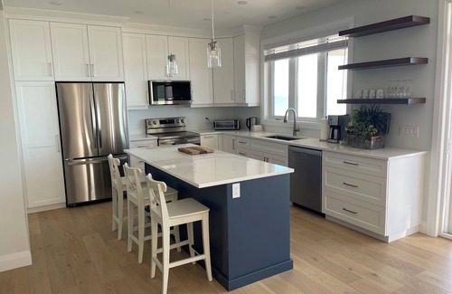 Ashfield-Colborne-Wawanosh Cottage | Beachfront Cottage in Amberley, Newly built!