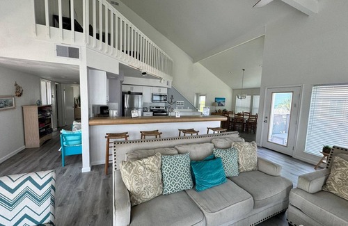 Galveston House | Beachfront Dolphin | Oceanfront Views