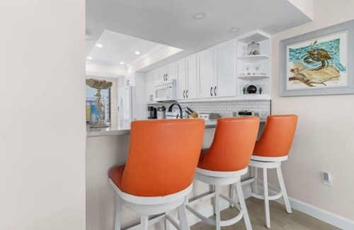 South Island Apartment | Beachfront Escape - Two Bedroom Apartment, Sleeps 5