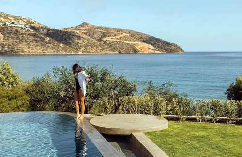 Agios Nikolaos Villa | Beachfront Linum Escape Retreat