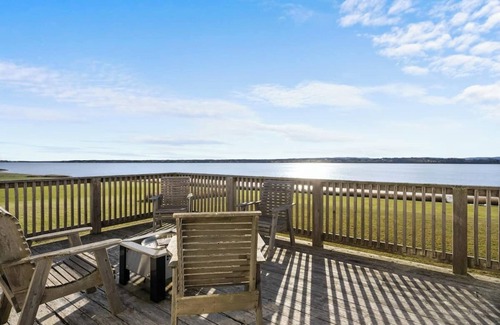 Tatamagouche Cottage | Beachfront luxury home w/Hot tub