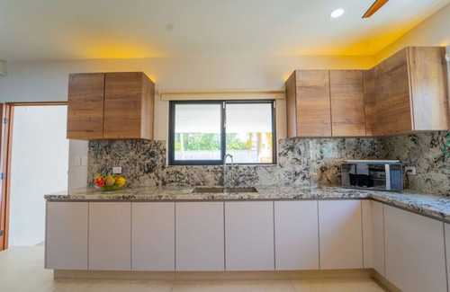 Mexico House | Beachfront Mega-House 16p w/breakfast