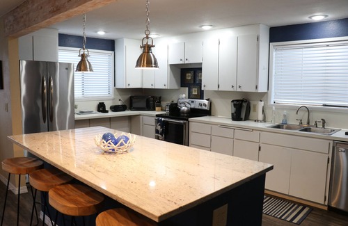 Clinton House | Beachfront picture perfect setting and spacious Whidbey home close to ferry