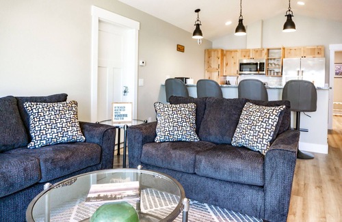 Homer House | Beachfront property! 2 Bed/2 Bath and no added cleaning fees