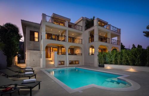 Kastela Villa | Beachfront Villa Anemona with Pool