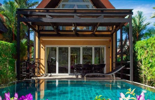 Rayong House | Beachfront Villa Surine, Koh Samed
