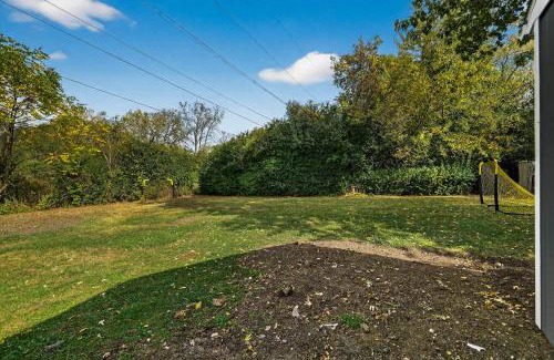 Waukegan House | Beachpark Retreat Home-Huge outdoor fun, Game,Navy
