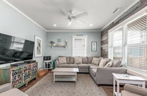 Morgantown House | Beachside Getaway- Jacuzzi Fire Pit 3-Min Walk to Beach